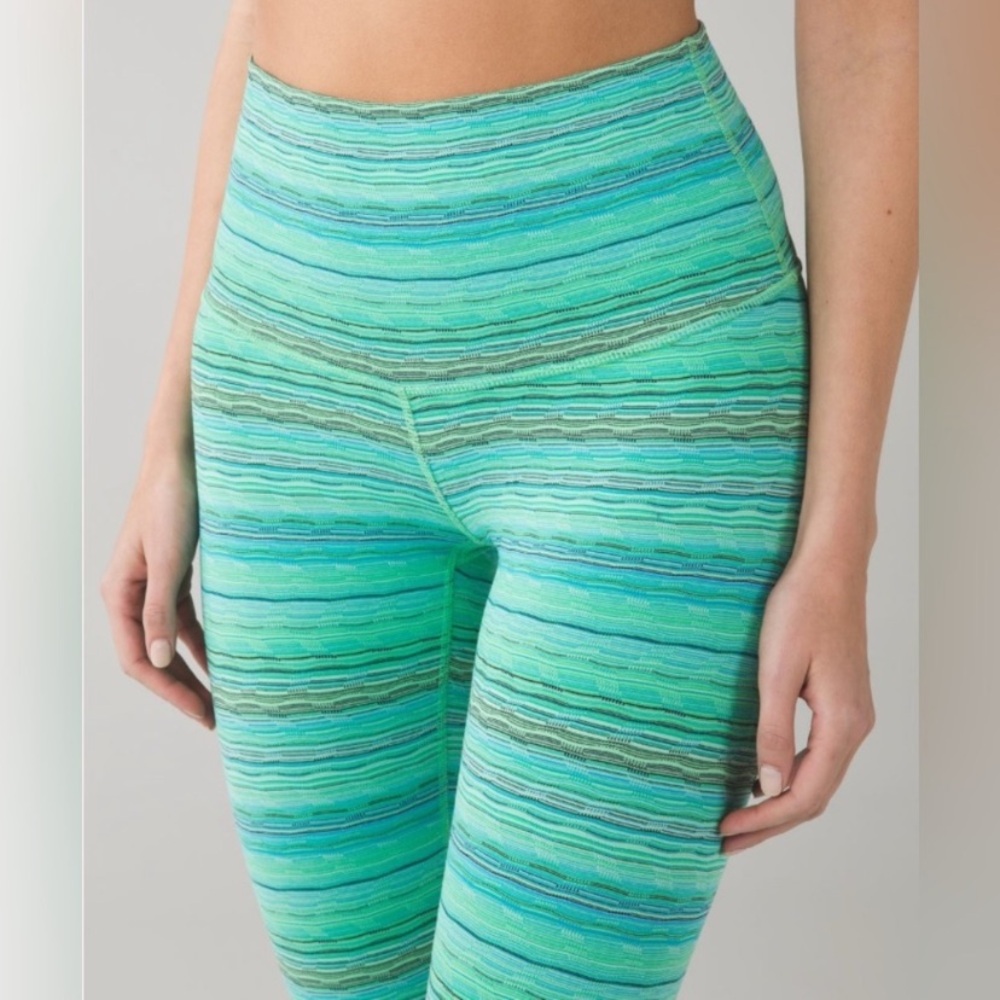 LuLulemon Wunder Under - Picture 17 of 17